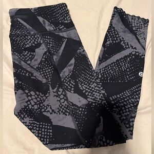Lululemon Black and Gray Patterned Leggings